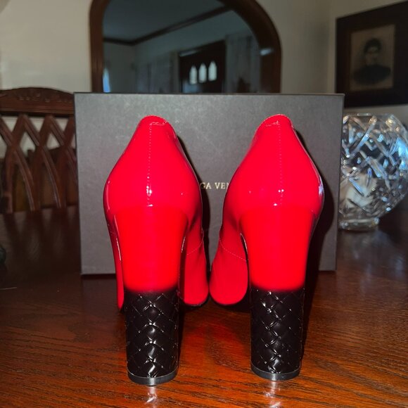 Bottega Veneta Isabella china red patent rounded toe pumps, 4.5" heels - Picture 3 of 5